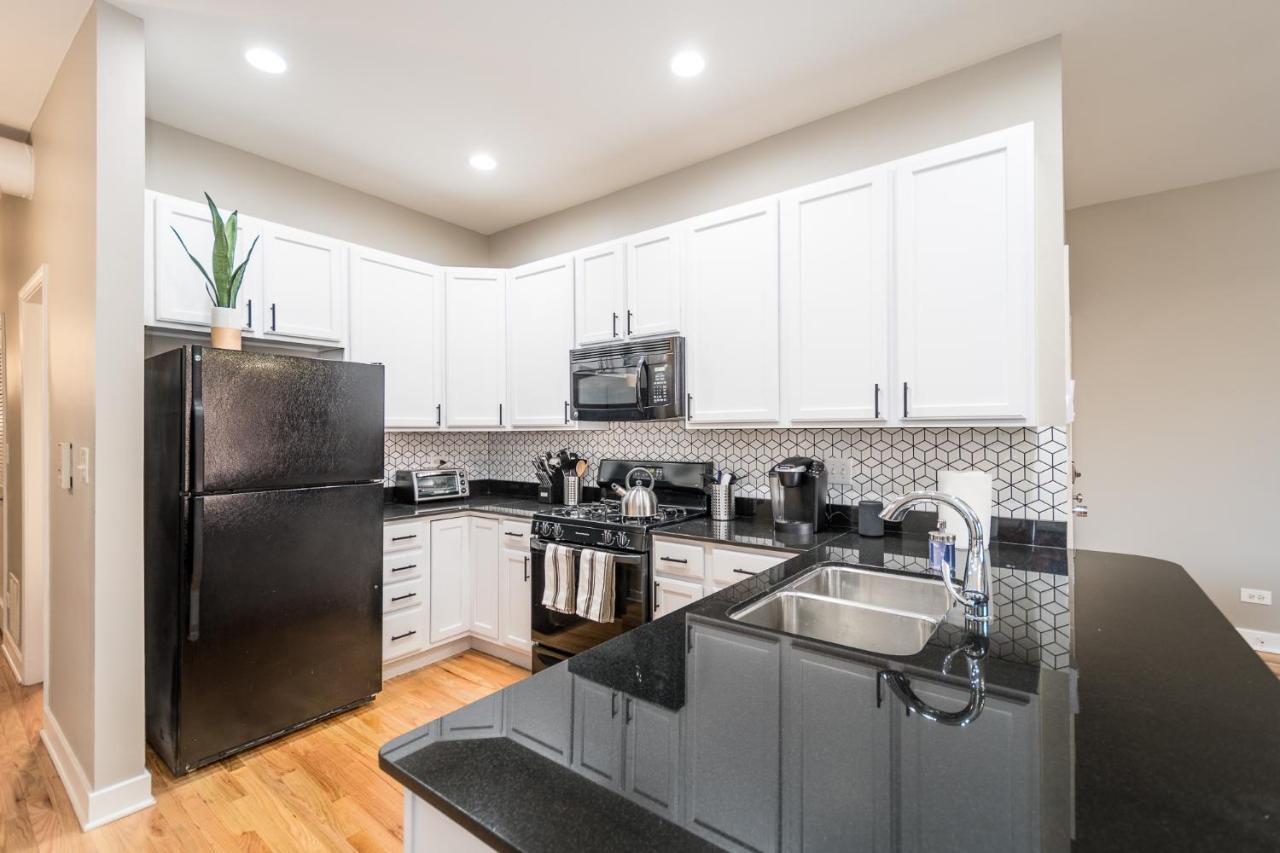 Vibrant And Modern 2-Bedroom Home Near Downtown Chicago Eksteriør billede